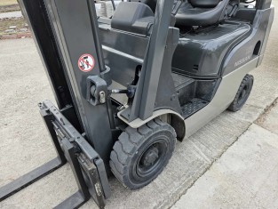 POUŽITÝ VYSOKOZDVIŽNÝ VOZÍK NISSAN P1F1A15D