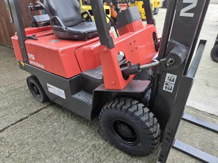 POUŽITÝ VYSOKOZDVIŽNÝ VOZÍK NISSAN PJ01A15