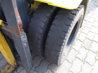 POUŽITÝ VYSOKOZDVIŽNÝ VOZÍK KOMATSU FG30T-17