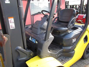 POUŽITÝ VYSOKOZDVIŽNÝ VOZÍK KOMATSU FG30T-17