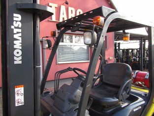 POUŽITÝ VYSOKOZDVIŽNÝ VOZÍK KOMATSU FG30T-17