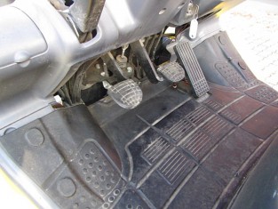 POUŽITÝ VYSOKOZDVIŽNÝ VOZÍK KOMATSU FG30T-17