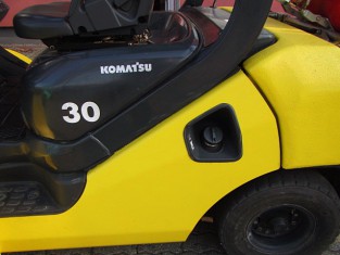 POUŽITÝ VYSOKOZDVIŽNÝ VOZÍK KOMATSU FG30T-17