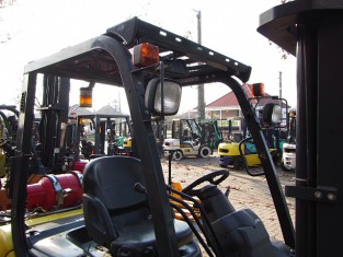 POUŽITÝ VYSOKOZDVIŽNÝ VOZÍK KOMATSU FG30T-17