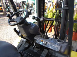 POUŽITÝ VYSOKOZDVIŽNÝ VOZÍK KOMATSU FG30T-17