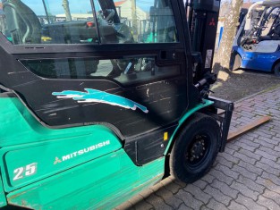 POUŽITÝ VYSOKOZDVIŽNÝ VOZÍK MITSUBISHI FG25N