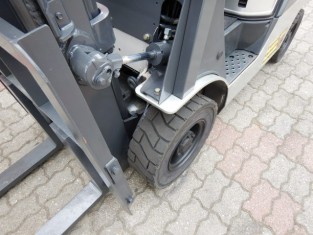 Použitý vysokozdvižný vozík NISSAN L01A15W