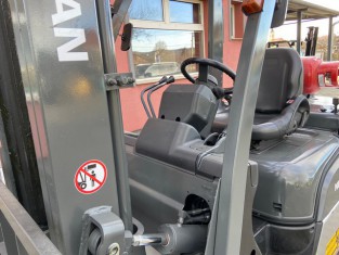 POUŽITÝ VYSOKOZDVIŽNÝ VOZÍK NISSAN P1F2A25D