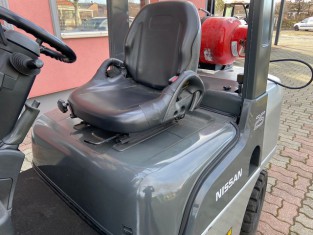 POUŽITÝ VYSOKOZDVIŽNÝ VOZÍK NISSAN P1F2A25D