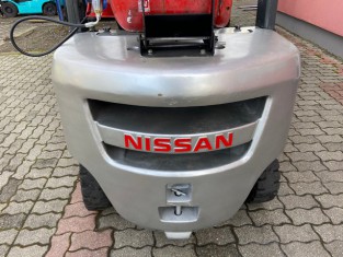 POUŽITÝ VYSOKOZDVIŽNÝ VOZÍK NISSAN P1F2A25D