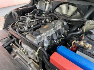 POUŽITÝ VYSOKOZDVIŽNÝ VOZÍK NISSAN P1F2A25D