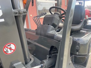 POUŽITÝ VYSOKOZDVIŽNÝ VOZÍK NISSAN UG1F2A30D