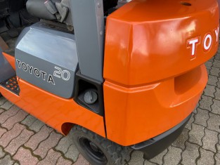 POUŽITÝ VYSOKOZDVIŽNÝ VOZÍK TOYOTA 7FGK20