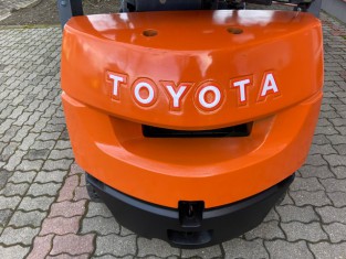 POUŽITÝ VYSOKOZDVIŽNÝ VOZÍK TOYOTA 7FGK20