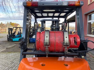 POUŽITÝ VYSOKOZDVIŽNÝ VOZÍK TOYOTA 7FGK20