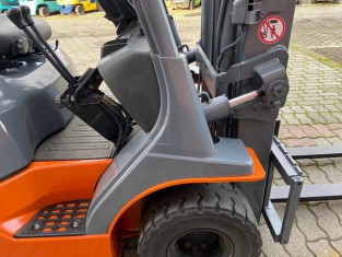 POUŽITÝ VYSOKOZDVIŽNÝ VOZÍK TOYOTA 7FGK20