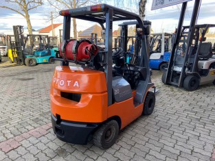 POUŽITÝ VYSOKOZDVIŽNÝ VOZÍK TOYOTA 7FGK20