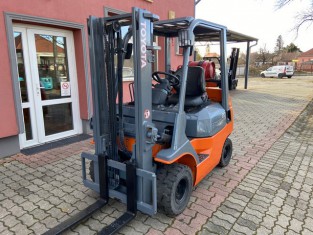 POUŽITÝ VYSOKOZDVIŽNÝ VOZÍK TOYOTA 7FGK20