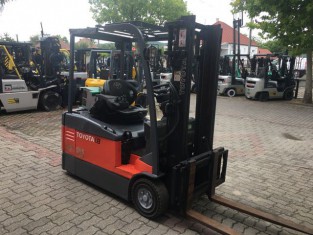 POUŽITÝ ELEKTRICKY VYSOKOZDVIŽNÝ VOZÍK TOYOTA 7FBEF18