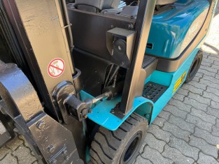 POUŽITÝ VYSOKOZDVIŽNÝ VOZÍK YALE 03FL20