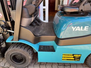 POUŽITÝ VYSOKOZDVIŽNÝ VOZÍK YALE 03FL20