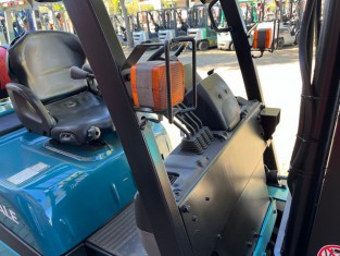 POUŽITÝ VYSOKOZDVIŽNÝ VOZÍK YALE 03FL20