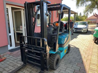 POUŽITÝ VYSOKOZDVIŽNÝ VOZÍK YALE 03FL20