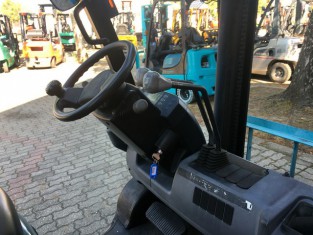 Použitý vysokozdvižný vozík YALE 03FL15