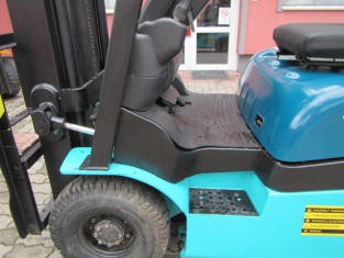 YALE 03FL15PAXI2LD POUŽITÝ VYSOKOZDVIŽNÝ VOZÍK