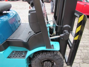 YALE 03FL15PAXI2LD POUŽITÝ VYSOKOZDVIŽNÝ VOZÍK