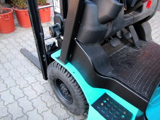 Použitý vysokozdvižný vozík YALE 03FL15