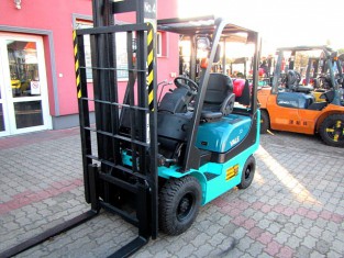 Použitý vysokozdvižný vozík YALE 03FL15