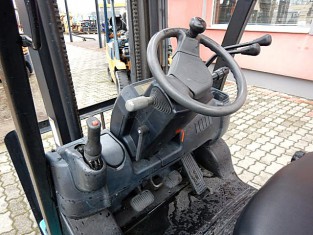 Použitý vysokozdvižný vozík YALE 03FL15