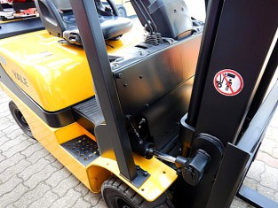 Použitý vysokozdvižný vozík YALE 03FT15