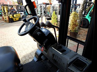 Použitý vysokozdvižný vozík YALE 03FT15