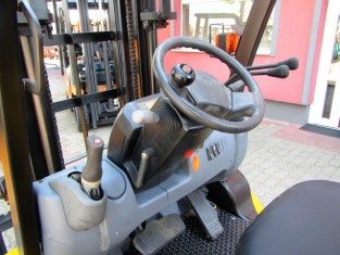 POUŽITÝ VYSOKOZDVIŽNÝ VOZÍK YALE 11FT20