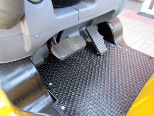 POUŽITÝ VYSOKOZDVIŽNÝ VOZÍK YALE 11FT20