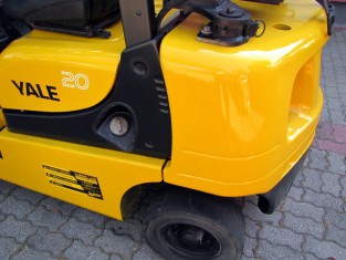 POUŽITÝ VYSOKOZDVIŽNÝ VOZÍK YALE 11FT20