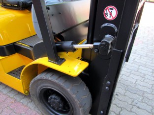 POUŽITÝ VYSOKOZDVIŽNÝ VOZÍK YALE 11FT20