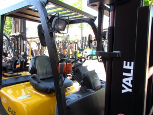 POUŽITÝ VYSOKOZDVIŽNÝ VOZÍK YALE 11FT20