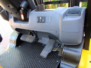 POUŽITÝ VYSOKOZDVIŽNÝ VOZÍK YALE 11FT20