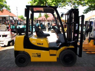 POUŽITÝ VYSOKOZDVIŽNÝ VOZÍK YALE 11FT20