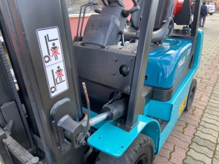 POUŽITÝ VYSOKOZDVIŽNÝ VOZÍK YALE 11FT20