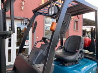 POUŽITÝ VYSOKOZDVIŽNÝ VOZÍK YALE 11FT20