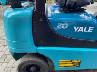 POUŽITÝ VYSOKOZDVIŽNÝ VOZÍK YALE 11FT20