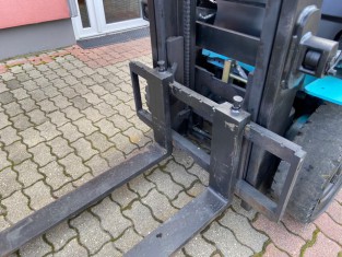 POUŽITÝ VYSOKOZDVIŽNÝ VOZÍK YALE 11FT20