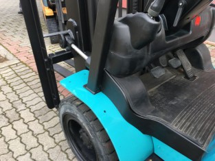 POUŽITÝ VYSOKOZDVIŽNÝ VOZÍK YALE 13FL30