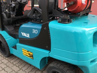 POUŽITÝ VYSOKOZDVIŽNÝ VOZÍK YALE 13FL30