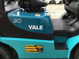 POUŽITÝ VYSOKOZDVIŽNÝ VOZÍK YALE 13FL30