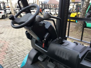 POUŽITÝ VYSOKOZDVIŽNÝ VOZÍK YALE 13FL30